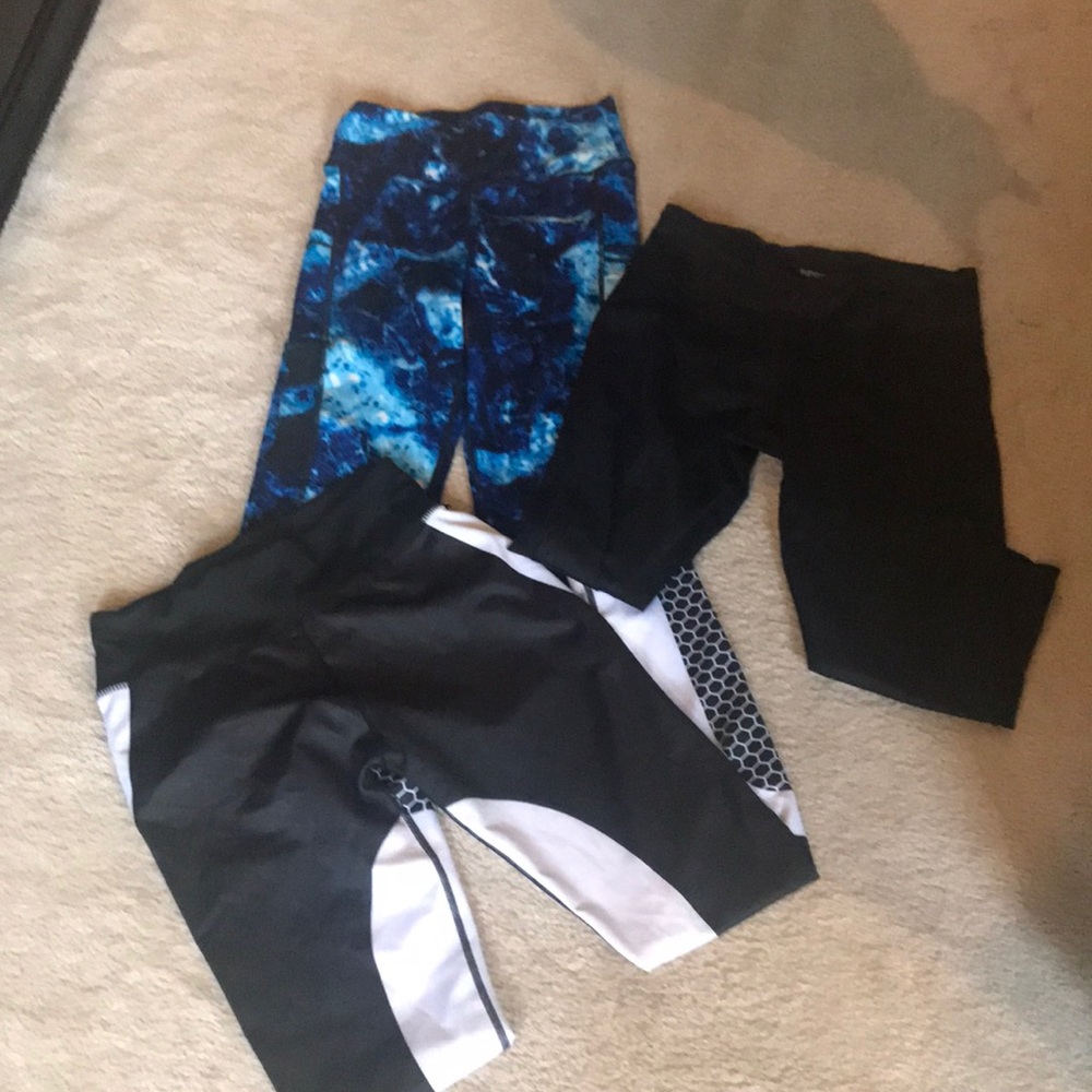 3 PAIR OF WORKOUT LEGGINGS